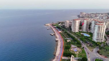 Akdeniz 'in sakin sularıyla buluşan hareketli Mersin şehrini keşfedin..