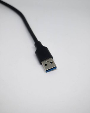 C tipi kablo, gelecekteki birkaç elektronik aygıta bağlanabilen bir kablodur.