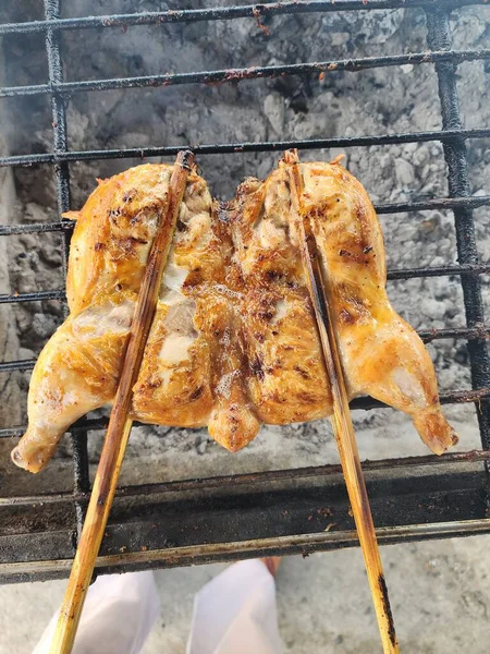 鶏のローストチキンストリートフード Isan Food Diversity Today — ストック写真