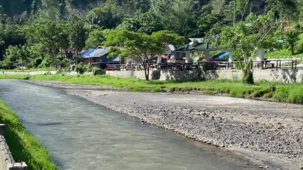Vídeo Del Flujo Del Río Desfiladero Sianok Bukitinggi — Vídeos de Stock