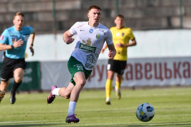 Lviv, UKRAINE - 11 Mayıs 2025. Karpaty 'li Oleg Ocheretko Ukrayna Premier Ligi FC Karpaty Lviv ile Ukrayna Stadyumu' ndaki FC Oleksandriya arasında oynanan karşılaşmada.