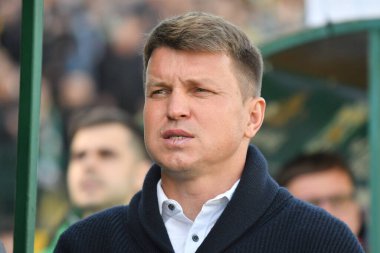 Lviv, UKRAINE - 11 Mayıs 2025. FC teknik direktörü Oleksandriya Ruslan Rotan, Ukrayna Premier Ligi FC Karpaty Lviv ile FC Oleksandriya arasında Ukrayna Stadyumu 'nda oynanan karşılaşmada görüldü..