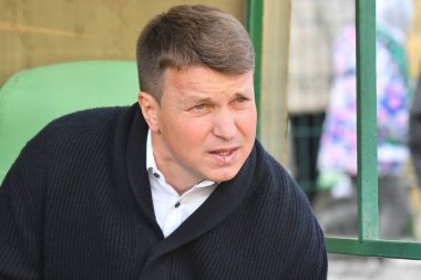 Lviv, UKRAINE - 11 Mayıs 2025. FC teknik direktörü Oleksandriya Ruslan Rotan, Ukrayna Premier Ligi FC Karpaty Lviv ile FC Oleksandriya arasında Ukrayna Stadyumu 'nda oynanan karşılaşmada görüldü..