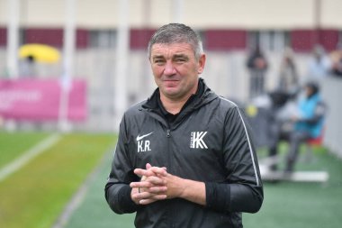 Kovalivka, UKRAINE - 17 Mayıs 2025. Kovalivka Ruslan Kostyshyn 'in teknik direktörü Ukrayna Premier Ligi FC Kolos Kovalivka ile Ukrayna' nın Kovalivka kentinde oynanan FC Karpaty Lviv maçında görüldü.