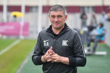 Kovalivka, UKRAINE - 17 Mayıs 2025. Kovalivka Ruslan Kostyshyn 'in teknik direktörü Ukrayna Premier Ligi FC Kolos Kovalivka ile Ukrayna' nın Kovalivka kentinde oynanan FC Karpaty Lviv maçında görüldü.