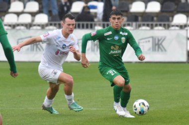 Kovalivka, UKRAINE - 17 Mayıs 2025. Kolos 'tan Oleksiy Sydorov Ukrayna Premier Ligi FC Kolos Kovalivka ile Ukrayna' nın Kovalivka kentinde oynanan FC Karpaty Lviv maçında Karpaty Tanda 'ya karşı.