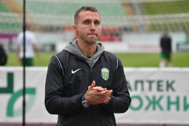 Lviv, Ukrayna 25 Mayıs 2025. FC Karpaty Lviv Lladyslav Lupashko 'nun teknik direktörü Ukrayna Premier Ligi maçında FC Karpaty Lviv ve FC Zorya Luhansk arasında Ukrayna Stadyumu' nda oynanan maç sırasında 25 Mayıs 2025 tarihinde Lviv, Ukrayna.