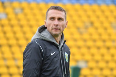 Lviv, Ukrayna 25 Mayıs 2025. FC Karpaty Lviv Lladyslav Lupashko 'nun teknik direktörü Ukrayna Premier Ligi maçında FC Karpaty Lviv ve FC Zorya Luhansk arasında Ukrayna Stadyumu' nda oynanan maç sırasında 25 Mayıs 2025 tarihinde Lviv, Ukrayna.