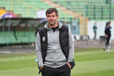 Lviv, Ukrayna 25 Mayıs 2025. FC teknik direktörü Zorya Luhansk Mladen Bartuloviç Ukrayna Premier Ligi 'nde FC Karpaty Lviv ve FC Zorya Luhansk arasında oynanan karşılaşmada 25 Mayıs 2025' te Ukrayna Stadyumu 'nda oynandı..