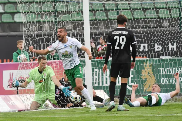 Lviv, Ukrayna 25 Mayıs 2025. 25 Mayıs 2025 'te Ukrayna' nın Lviv kentinde oynanan Ukrayna Premier Ligi karşılaşmasında FC Karpaty Lviv ile FC Zorya Luhansk arasında gol attıktan sonra Karpaty Baboglo tepki gösterdi..