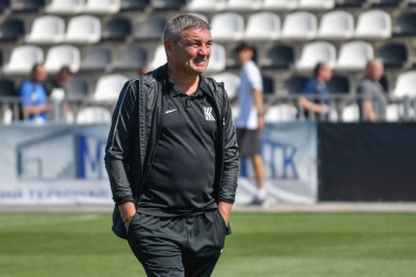 FC Kolos Kovalivka 'nın teknik direktörü Ruslan Kostyshyn, 16 Ağustos 2025 tarihinde Ukrayna Premier Ligi' nde FC Kolos Kovalivka ile FC Karpaty Lviv arasında oynanan karşılaşma sırasında Kovalivka, Kyiv Oblastı..