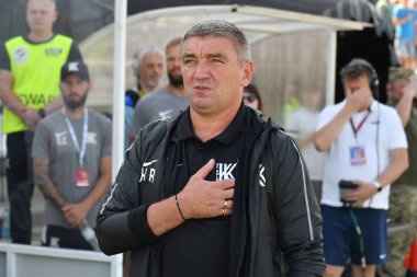 FC Kolos Kovalivka 'nın teknik direktörü Ruslan Kostyshyn, 16 Ağustos 2025 tarihinde Ukrayna Premier Ligi' nde FC Kolos Kovalivka ile FC Karpaty Lviv arasında oynanan karşılaşma sırasında Kovalivka, Kyiv Oblastı..