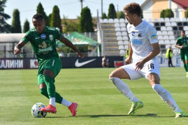 16 Ağustos 2025 tarihinde Kovalivka, Kyiv Oblast, Ukrayna 'da FC Kolos Kovalivka ve FC Karpaty Lviv arasında oynanan Premier Lig karşılaşmasında Kolos' lu Ilir Krasniki 'ye karşı açılan davada Paulo Vitor,.