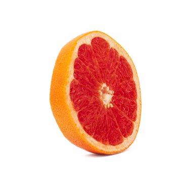 Beyaz yalıtılmış arka planda pembe olgun greyfurt dilimi. Yüksek kalite fotoğraf