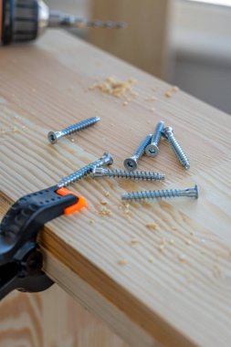 İki tahta bir mandalla tutulur ve yüksek kaliteli fotoğraf doğrulanır.