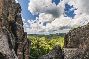 Tustan Kalesi - arkeolojik ve doğal eser Yüksek kaliteli fotoğraf