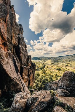 Tustan Kalesi 'nde bir kaya parçası Skole Beskids Ulusal Doğa Parkı Lviv Bölgesi Yüksek kaliteli fotoğraf