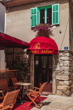 Krk Hırvatistan Güzellik Salonu restoranın yanındaki eski kentte