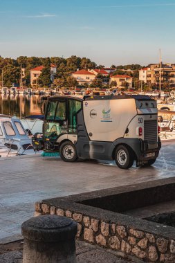 Krk Hırvatistan, yüksek kaliteli fotoğraf seti üzerindeki araba yıkama fayanslarının manzarasını kapat