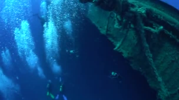 Mediterranean Sea Cyprus August 2019 Scuba Divers Swims Shipwreck Swedish — Stock Video