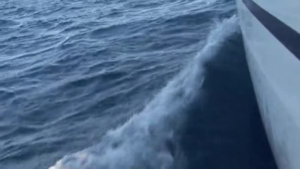 Yat Hareket Ederken Kamerada Köpük Dalga Vardı Yat Sporu Deniz — Stok video