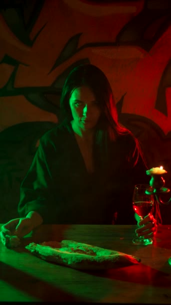 Witch Glass Eye Drinks Smoke Glass Table Mystical Set — Stock Video