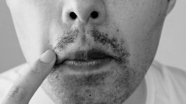 Japon adam kıllı sakallı.