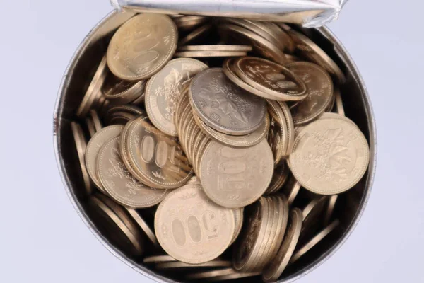 Yakın plan 500 yenlik büyük meblağ.