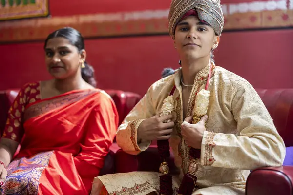 Zaměřte Mladého Hinduistu Který Připravuje Svatbu Novém Dillí Svou Mladou — Stock fotografie