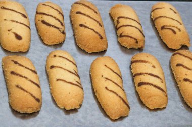 Kue lidah kucing veya kedi dili kurabiyeleri. Endonezya 'da bayram için geleneksel kurabiyeler. kue lebaran.