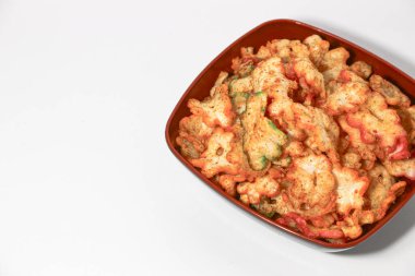 Kerupuk seblak kering Bandung, Batı Java, Endonezya 'dan yıldız şekilli geleneksel Baharatlı Kraker