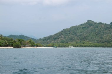 Pahawang Adası, Lampung tropikal plajının güzel manzarası..