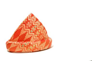 Tanjak ayrıca Palembang, Güney Sumatra 'da geleneksel erkek başlığı olarak da bilinir. Tanjak, Palembang şarkı desenli dokuma kumaştan yapılmıştır.