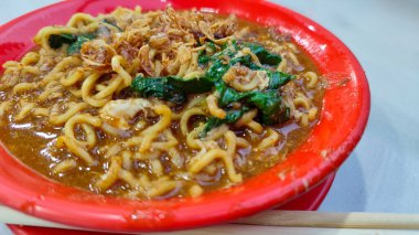 mie goreng banglades, Endonezya 'nın tipik kızarmış eriştesi..