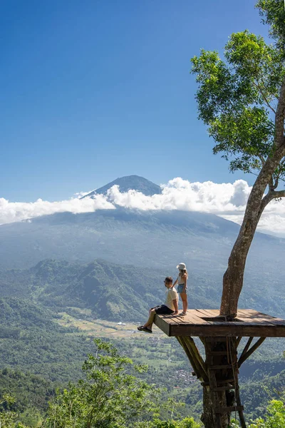 Far Och Dotter Turister Njuter Resa Runt Bali Indonesien Står — Stockfoto