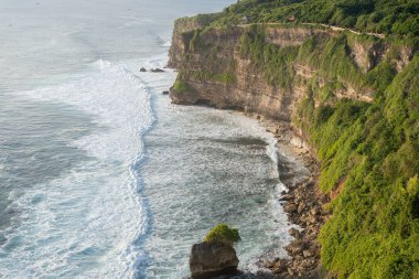 Uluwatu tapınağının Uluwatu, Bali, Endonezya ve okyanus manzarası.. 