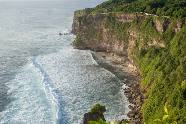 Pohled Chrám Uluwatu Vrcholu Útesu Uluwatu Bali Indonésie Oceánská Krajina — Stock fotografie