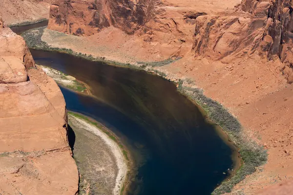 Colorado nehri derin kanyon at nalı kıvrımı, dik kayalıklardan manzara manzarası