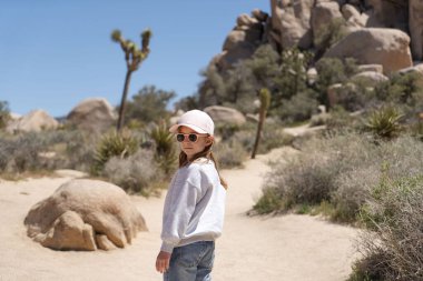 Joshua Tree Ulusal Parkı, ABD, Kaliforniya 'da Çocuk
