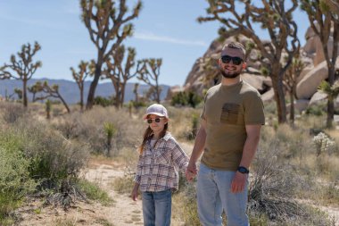 Aile Joshua Tree Ulusal Parkı, ABD, Kaliforniya