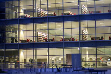 Kopenhag 'ın merkezinde camdan yapılmış yeni binalar ve yeni bir inşaat konsepti.