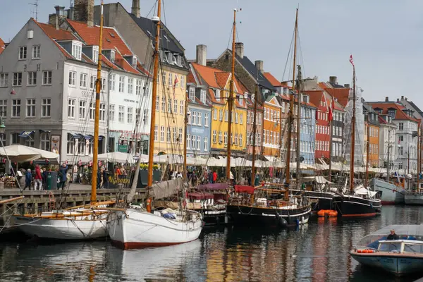 Ana turizm merkezi olarak eski liman.