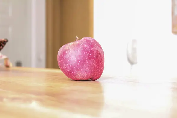 masada güzel kırmızı elmalar