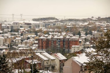 Belgrad 'daki Miriu yerleşimi karla kaplı