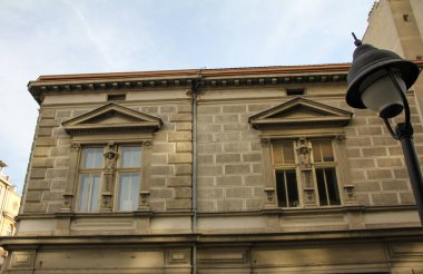 Belgrad 'ın eski kısımlarında güzel renklere, mükemmel mimariye ve dekorasyona sahip eski binalar