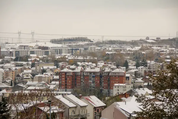 Belgrad 'daki Miriu yerleşimi karla kaplı