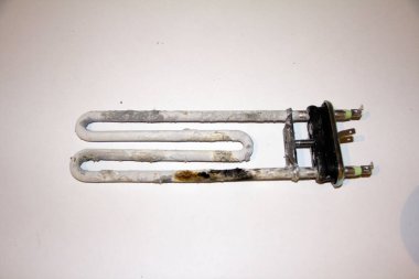 Bozuk ısıtıcı masada.