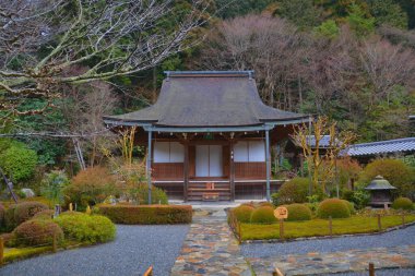 Güzel tapınak bahçesi doğa ve ağaçlar