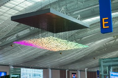 Incheon Uluslararası Havalimanı 'ndaki yoğun atmosfer
