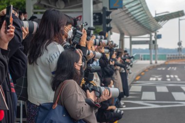 Incheon Uluslararası Havalimanı 'ndaki yoğun atmosfer